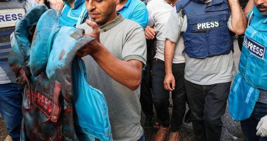 İşgalciler Gazze'de bir gazeteciyi daha şehit etti
