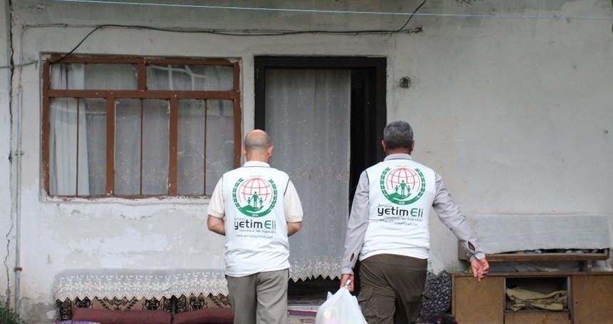 Avrupa Yetim Eli Derneği Ağrı'da gıda yardımı gerçekleştirdi