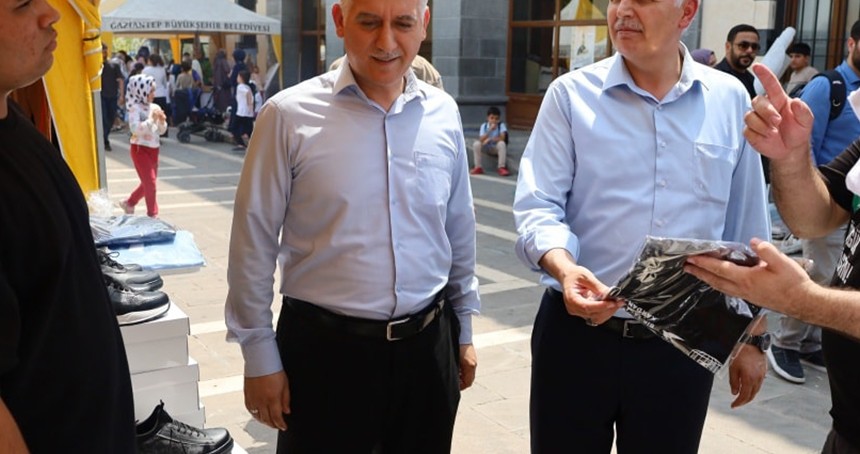 Cami görevlileri Gazze yararına kermes düzenledi