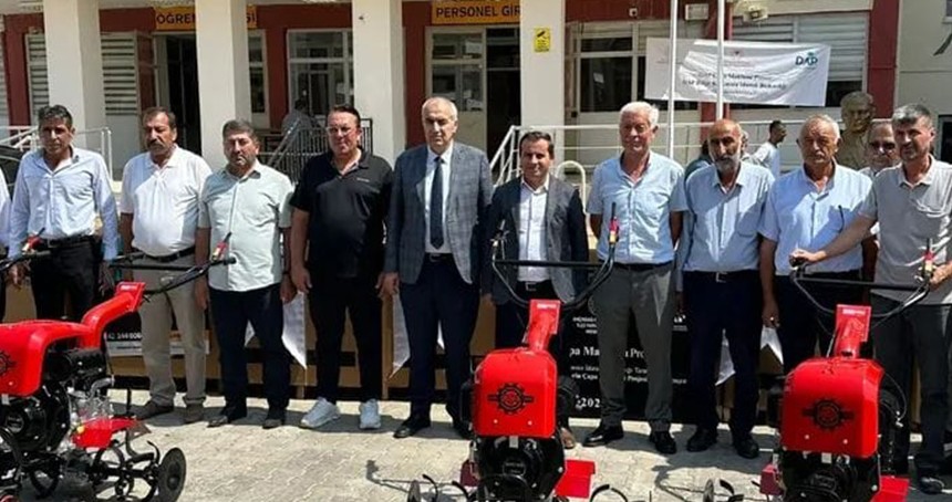 Malatya'da 60 üreticiye çapa makinesi desteği