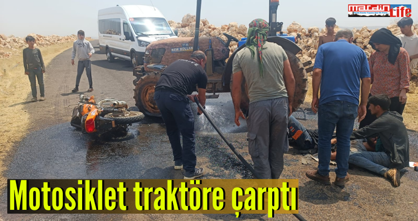 Motosiklet traktöre çarptı