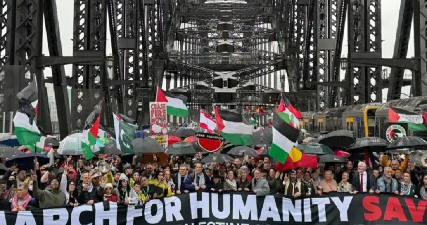 Avustralya’da on binlerce kişi Gazze’ye destek için yürüdü
