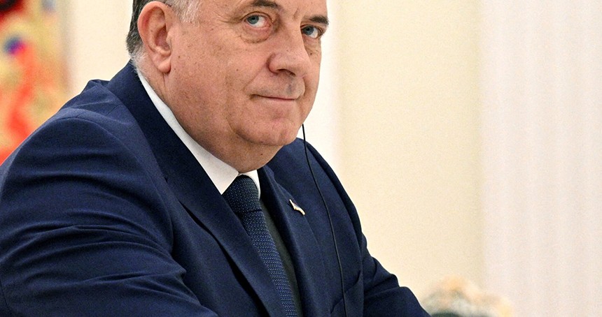 Bosnalı Sırp lider Dodik görevden alındı
