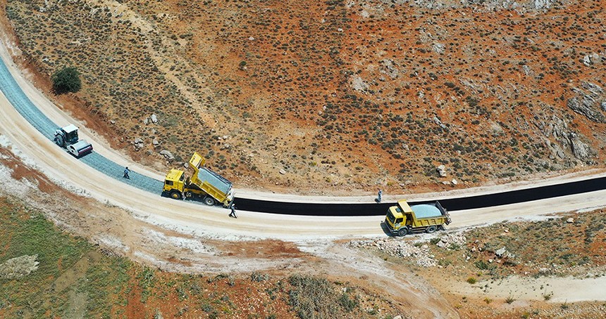Büyükşehir Belediyesi ilçelerdeki yol çalışmalarını sürdürüyor
