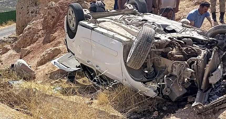 Hafif ticari aracın şarampole devrilmesi sonucu 7 kişi yaralandı