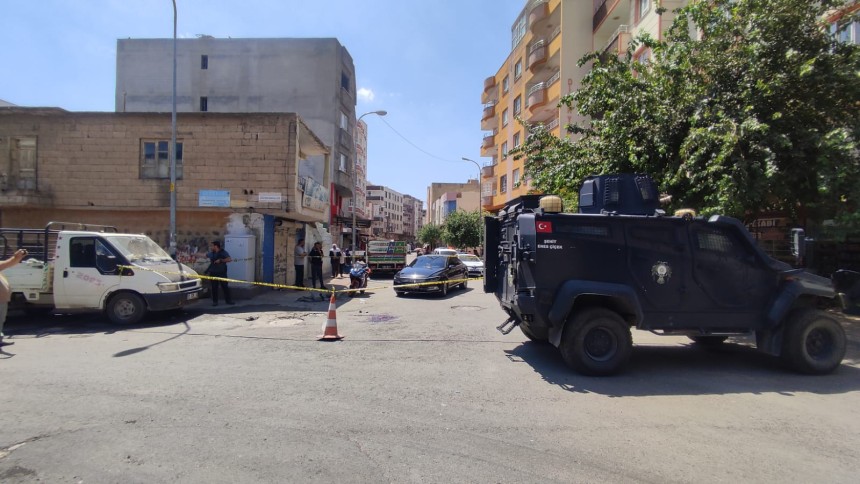Akrabalar arasında silahlı kavga: 4 yaralı