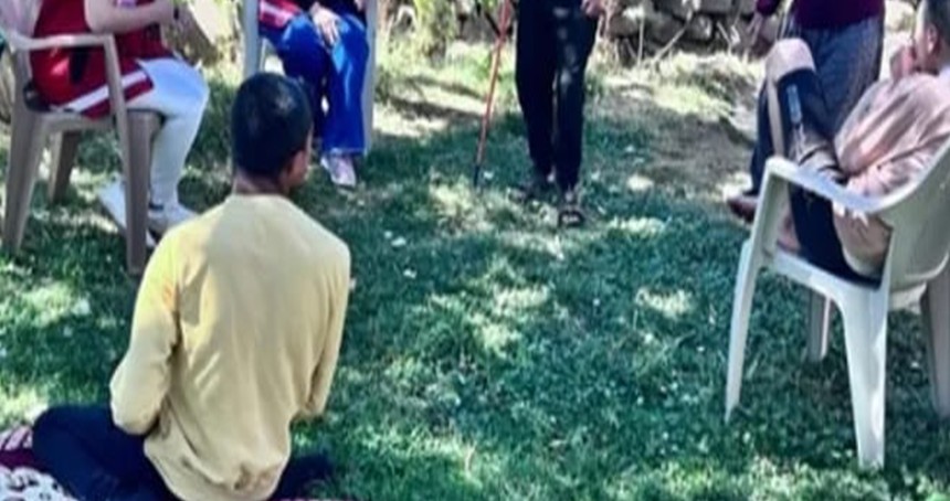 Bingöl’de evleri taranan engelli kardeşlere destek