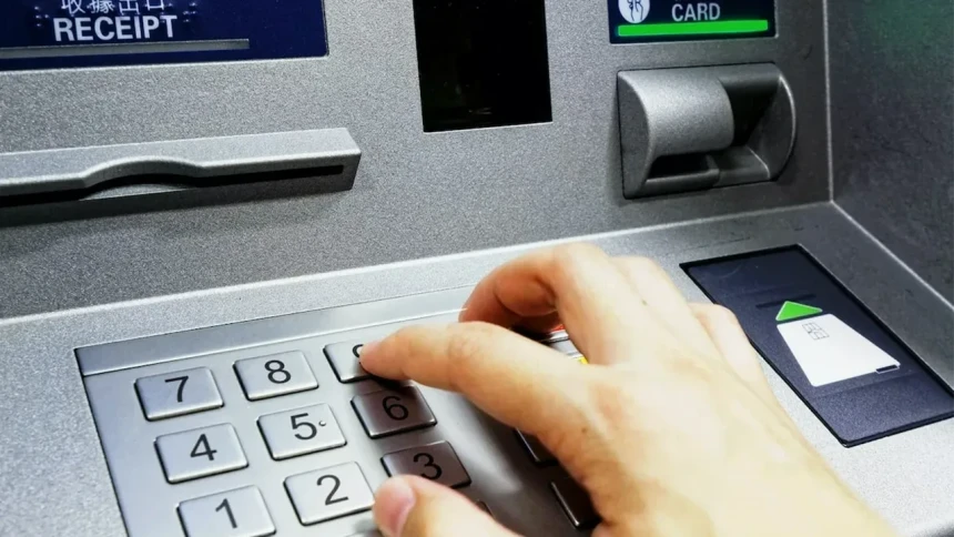 ATM'de o işlemlere sınırlama geliyor! Şubeye gitmek zorunlu olacak