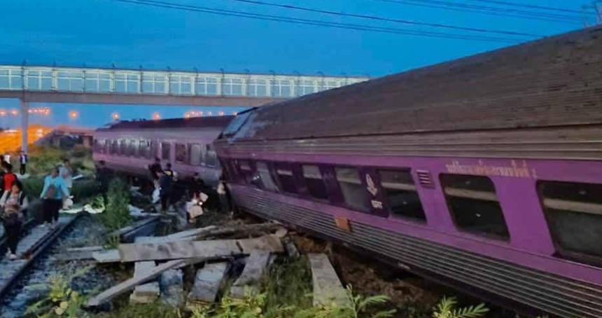 Tayland'da tren raydan çıktı: 10 kişi yaralandı