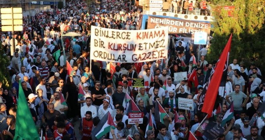 Gazze için Meclis'e on binler yürüyüşe geçti