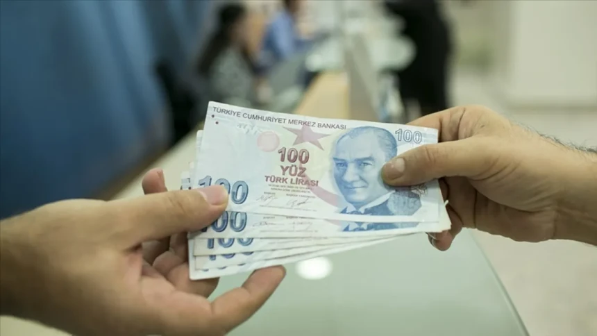 Yılın üçüncü enflasyon raporuyla maaşlara zam beklentileri netleşecek