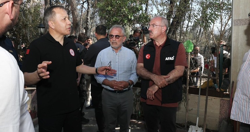 Bakan Yerlikaya'dan Çanakkale'deki orman yangınları hakkında açıklama