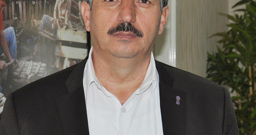 Batman'da kaldırım çalışmaları esnafı zorluyor