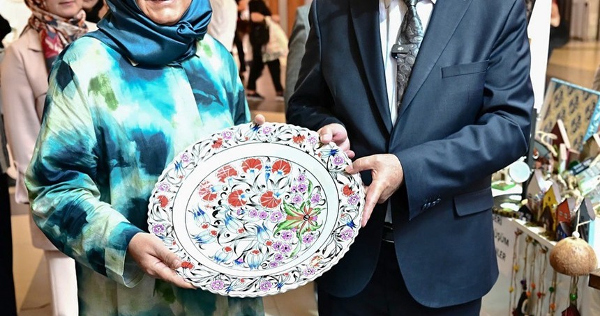 Kadınların el emeği göz nuru eserleri "Kurs merkezleri-yılsonu" sergisinde beğeniye sunuldu