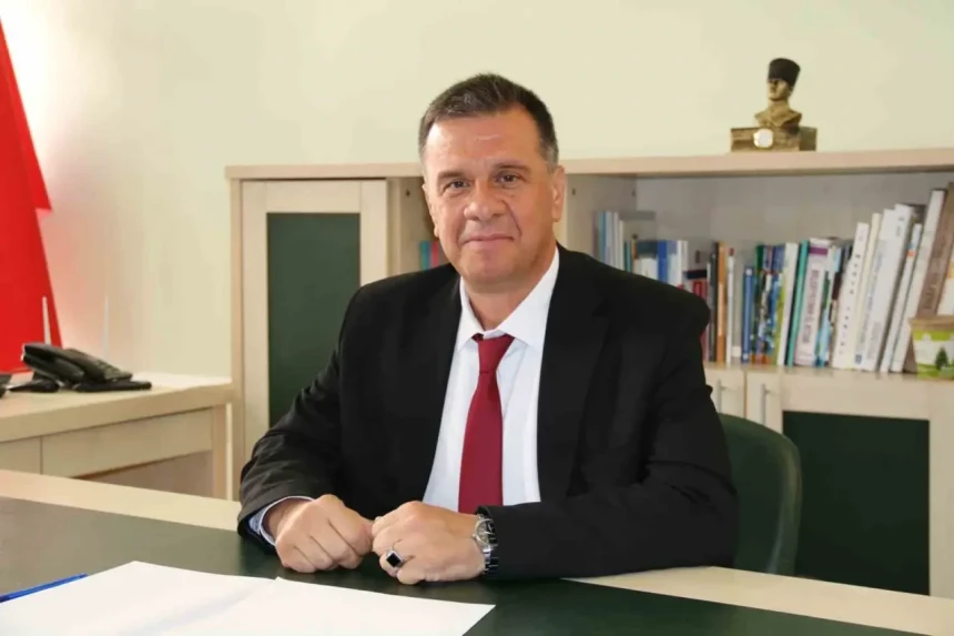 Malik Ercan kimdir? Kaç yaşında? Nereli? Hangi partide, neden istifa etti?
