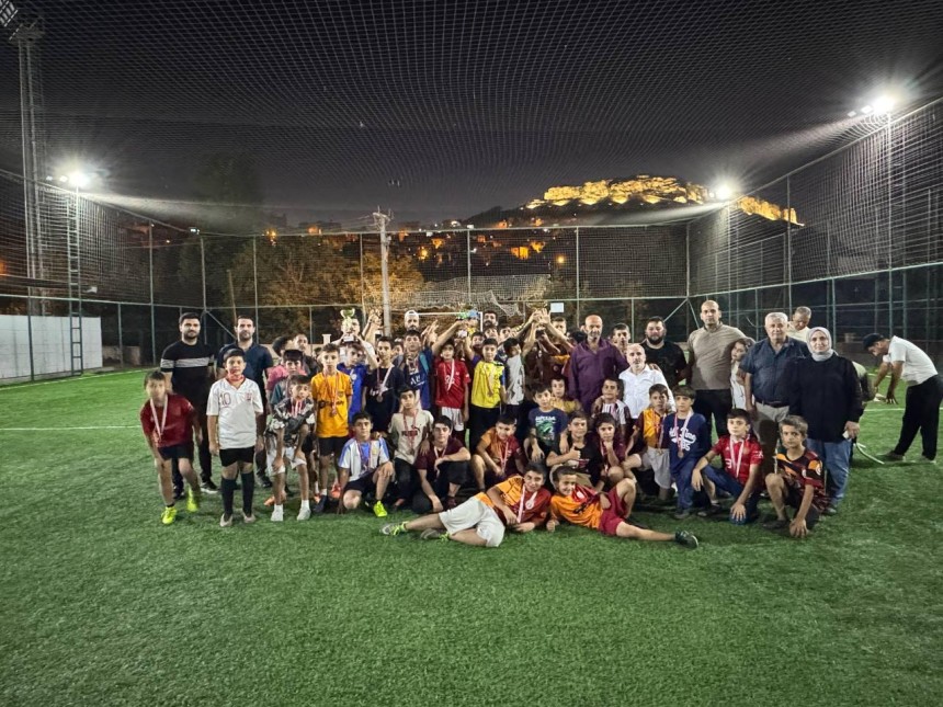 Savur'da halı saha futbol turnuvası sona erdi