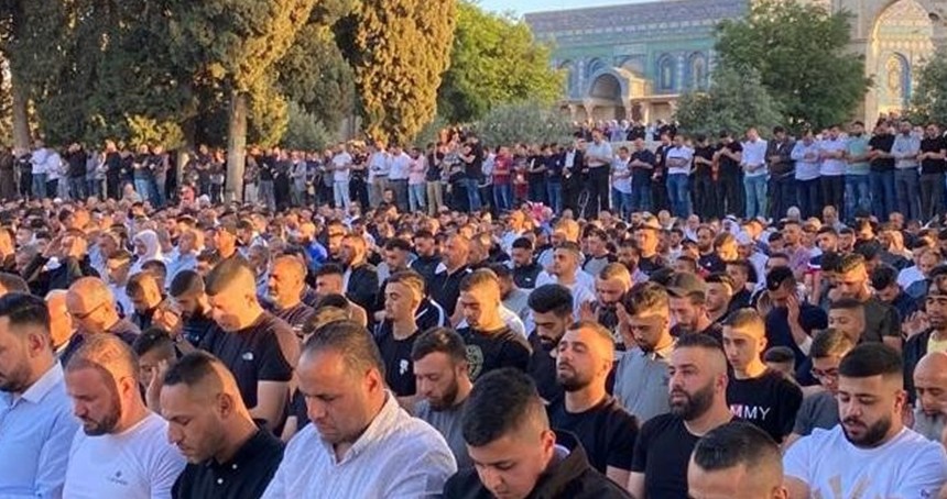 40 bin kişi Mescid-i Aksa’da Cuma namazı kıldı