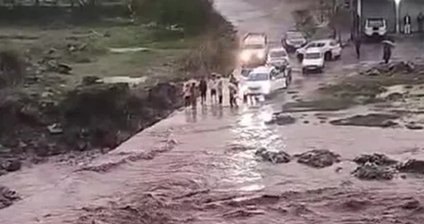 Keşmir'de sel: 60'tan fazla ölü