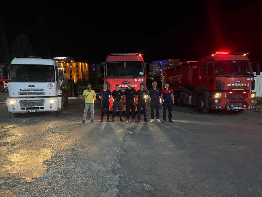 Diyarbakır'ın kırsalında çıkan yangına müdahale sürüyor! Mardin Büyükşehir Belediyesi’nden Söndürme Çalışmalarına Destek