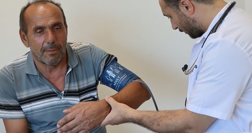 Doç. Dr. Erkuş: Yüksek sıcaklıklar kalp ve tansiyon hastalarını tehdit ediyor