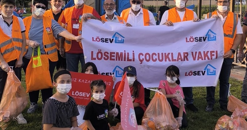 LÖSEV'den Batman'da çöp toplama kampanyası