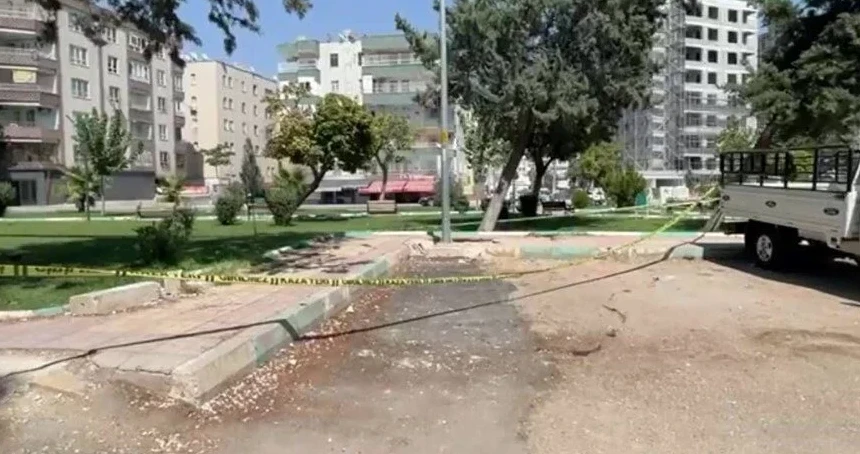 Parkta bıçaklı kavga: 1 ölü