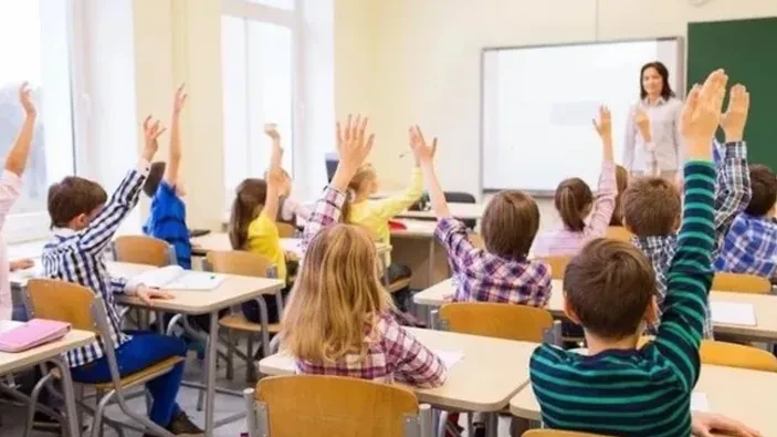 Sınıflarda yeni yasak: Hem öğretmenler hem öğrenciler için geçerli olacak
