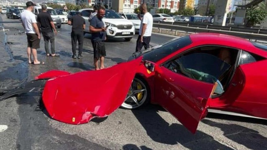 Gündemden düşmeyen 17 milyonluk Ferrari satıldı