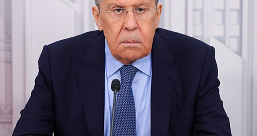Lavrov: Putin, Zelenskiy'le görüşmeye hazır