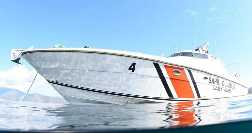 Muğla Milas’ta fiber tekne battı: 6 kişi kurtarıldı, 2 çocuk kayıp