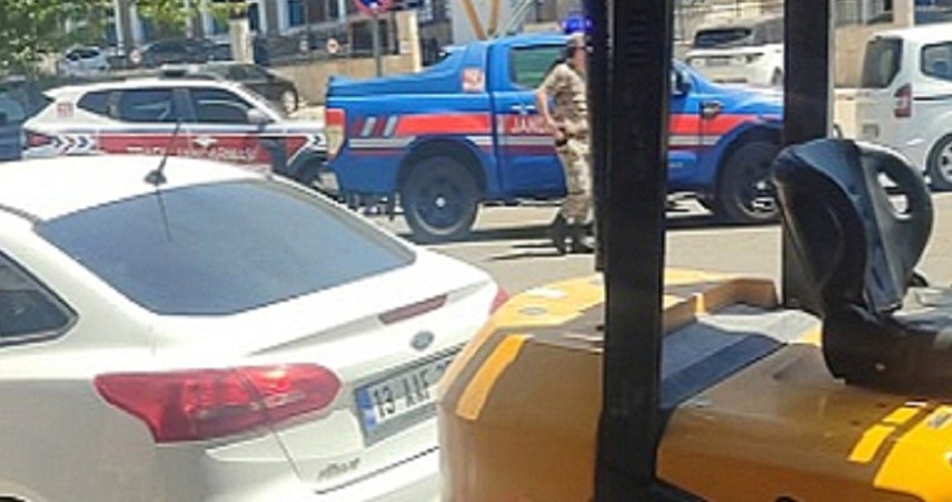 Şanlıurfa’da Jandarma aracına silahlı saldırı: 2 yaralı