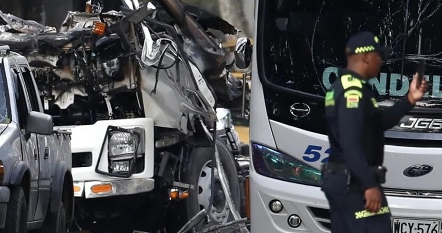 Kolombiya'da iki ayrı saldırıda 12'si polis 18 kişi öldü
