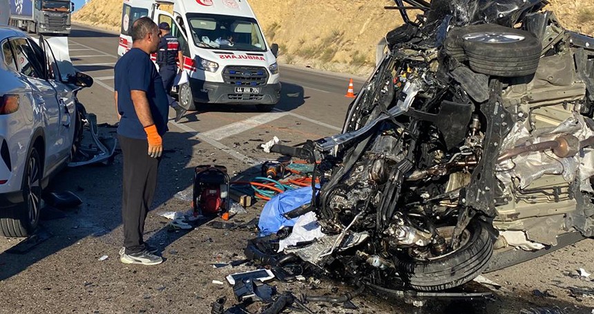 Malatya'da katliam gibi kaza: 4 ölü, 2 yaralı