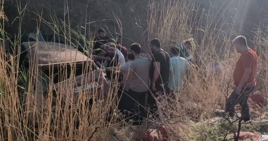 Kontrolden çıkan otomobil şarampole yuvarlandı: 2 yaralı