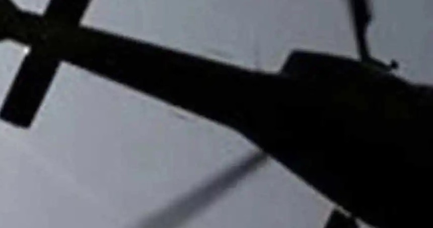 İngiltere'de helikopter kazası: Tarlaya düştü