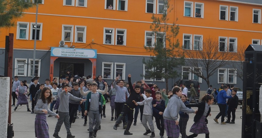 Kayıt parası talep eden okul müdürlerine sıfır tolerans