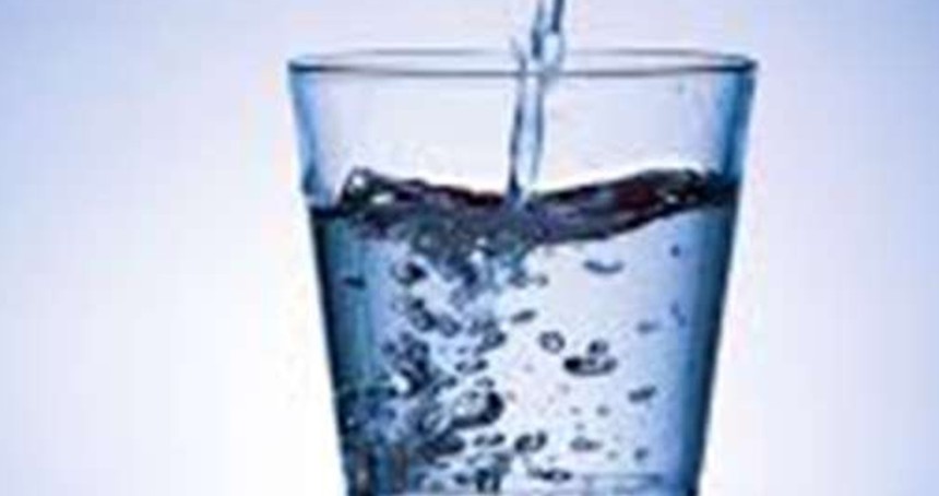 Kısa sürede 8 litre su içen kadın hastanelik oldu