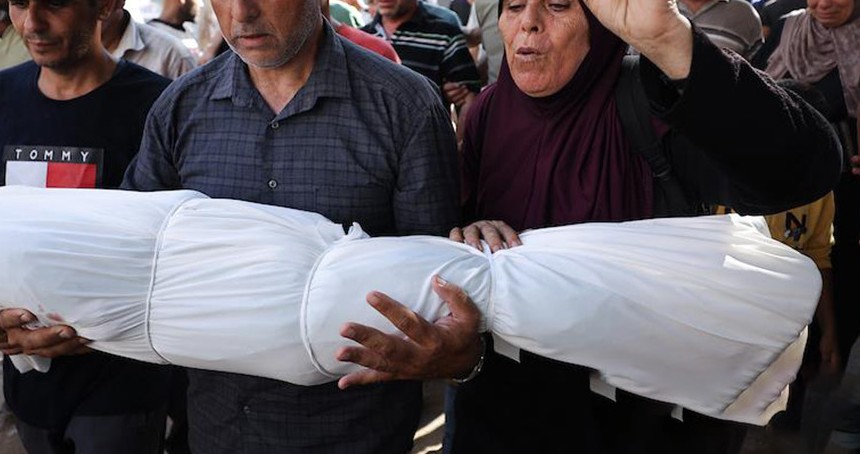 Siyonist rejim yardım bekleyen sivillere saldırdı: 3 şehit