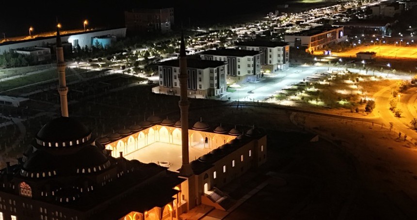 Batman Üniversitesi Camii açılış için gün sayıyor