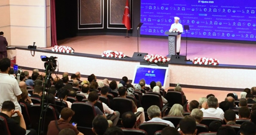 Diyanet İşleri Başkanı Erbaş: Tüm dijital hizmetlerimizi tek bir mobil uygulamada bir araya getirdik