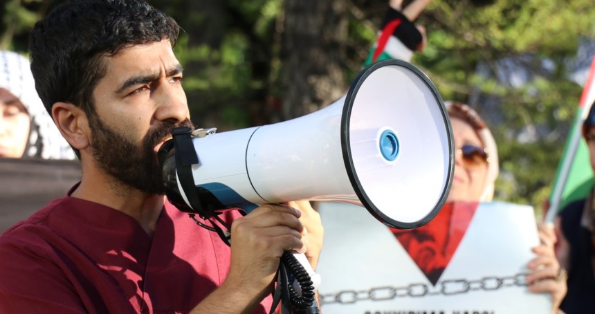 Aktivist Özkarakaş: Türkiye, Tom Barrack'ı istenmeyen kişi ilan etmeli