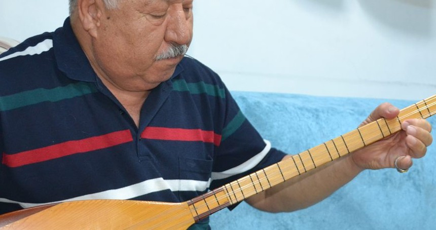 Bursa'da notalarla örülen 50 yıllık bir ömür: Müziğin ruhuyla yaşayan usta