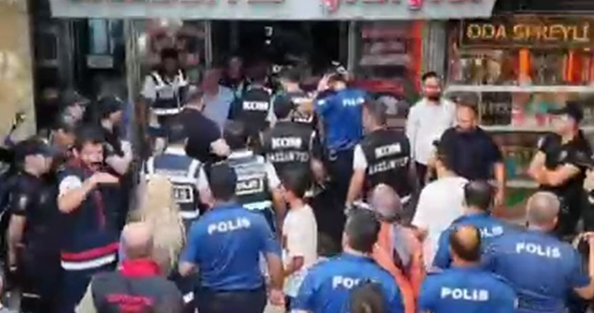 Kaçak elektronik malzeme operasyonunda 23 kişi gözaltına alındı