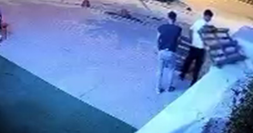Malatya'da hırsızlık anı güvenlik kamerasında