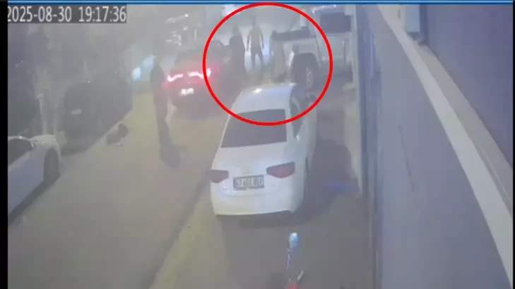 Mardin'de olaylı gece: Polisten kaçarken park halindeki araçlara çarpıp binaya girdi!