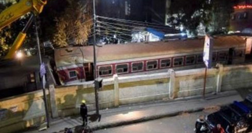 Mısır’da yolcu treni kazası: 3 ölü, 94 yaralı