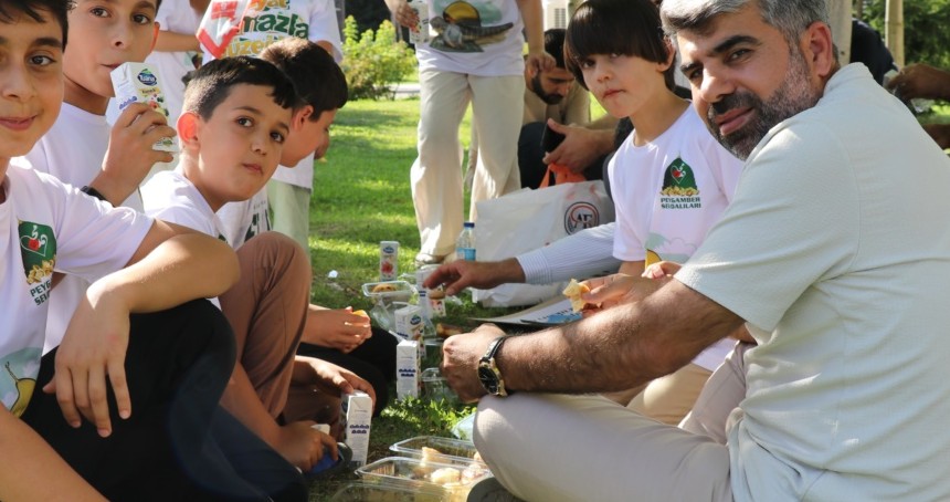 Başkentte minikler “Hayat Namazla Güzeldir” dedi