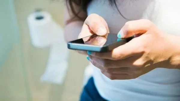 Tuvalette bunu yapanlar dikkat! Riski artırıyor