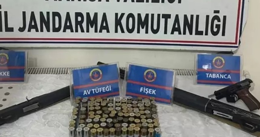 Manisa'da tarihi eser ve silah ele geçirildi: 1 gözaltı