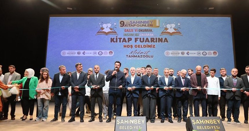 Gaziantep'te "Gazze'yi okumak, insanlığı okumak" temalı kitap fuarı kapılarını açtı